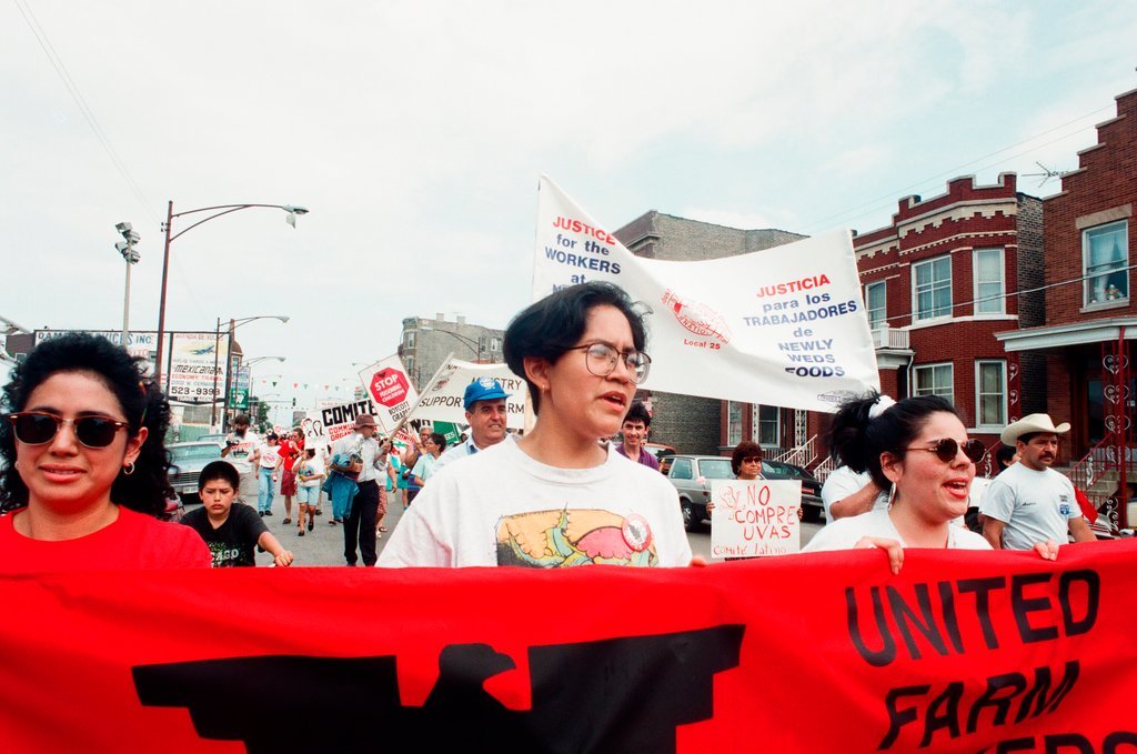 Boycott grapes rally and march in Pilsen - Ellen Domke for Chicago Sun-Times