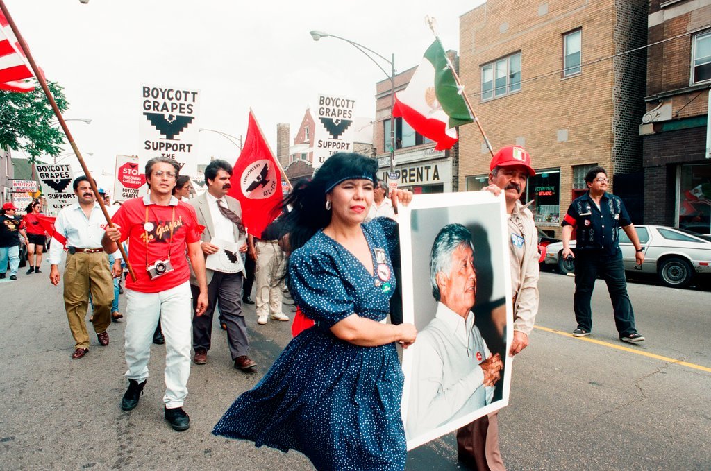 Boycott grapes rally and march in Pilsen - Ellen Domke for Chicago Sun-Times