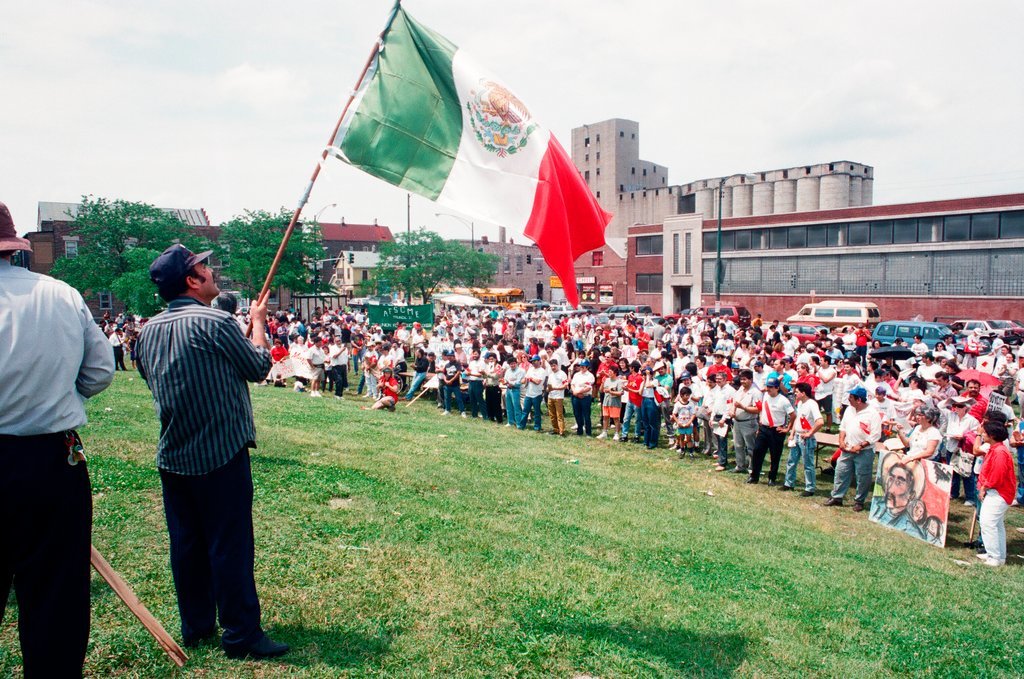 Boycott grapes rally and march in Pilsen - Ellen Domke for Chicago Sun-Times