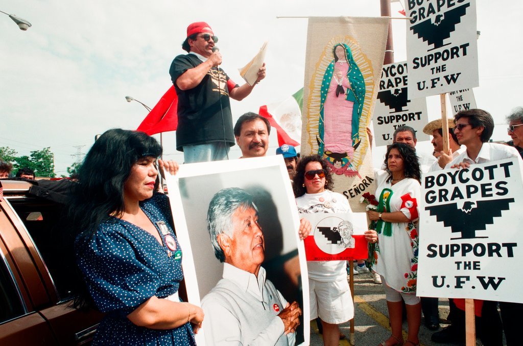 Boycott grapes rally and march in Pilsen - Ellen Domke for Chicago Sun-Times
