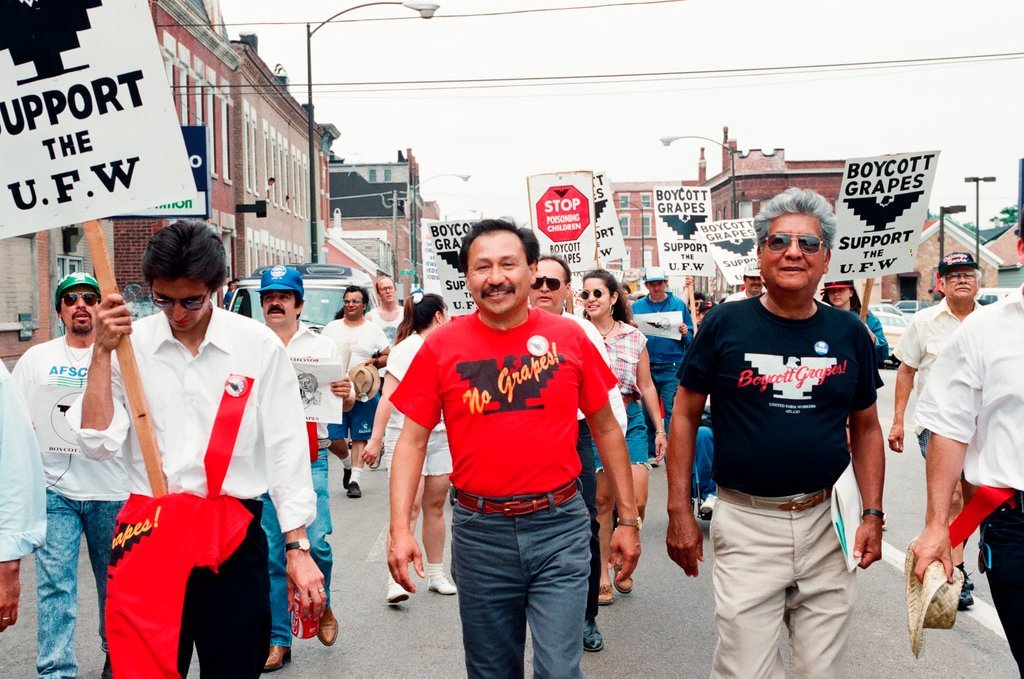 Boycott grapes rally and march in Pilsen - Ellen Domke for Chicago Sun-Times