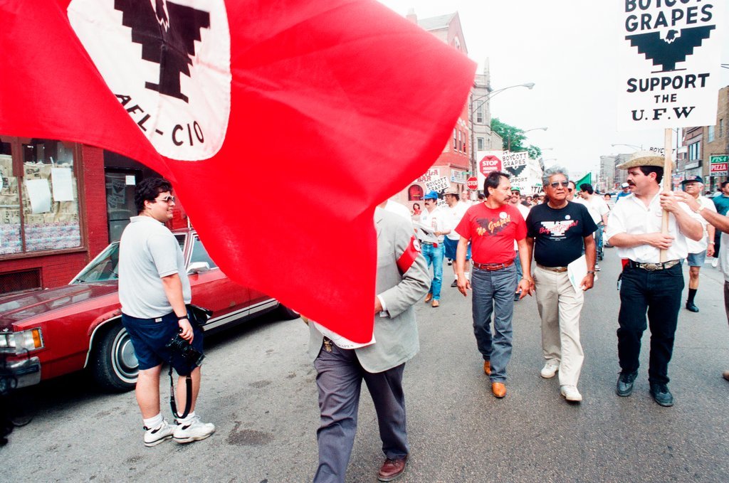 Boycott grapes rally and march in Pilsen - Ellen Domke for Chicago Sun-Times