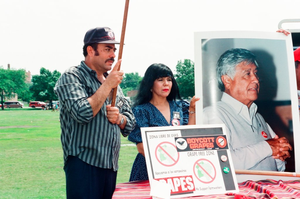 Boycott grapes rally and march in Pilsen - Ellen Domke for Chicago Sun-Times