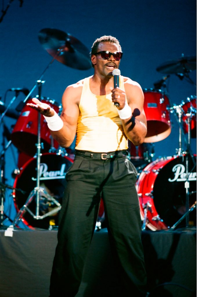 Walter Payton plays drums at UIC Pavilion - Barry Jarvinen for Chicago Sun-Times