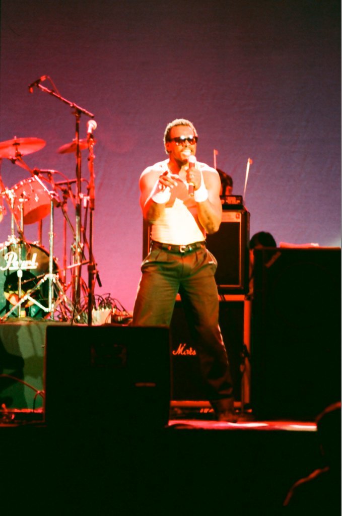 Walter Payton plays drums at UIC Pavilion - Barry Jarvinen for Chicago Sun-Times