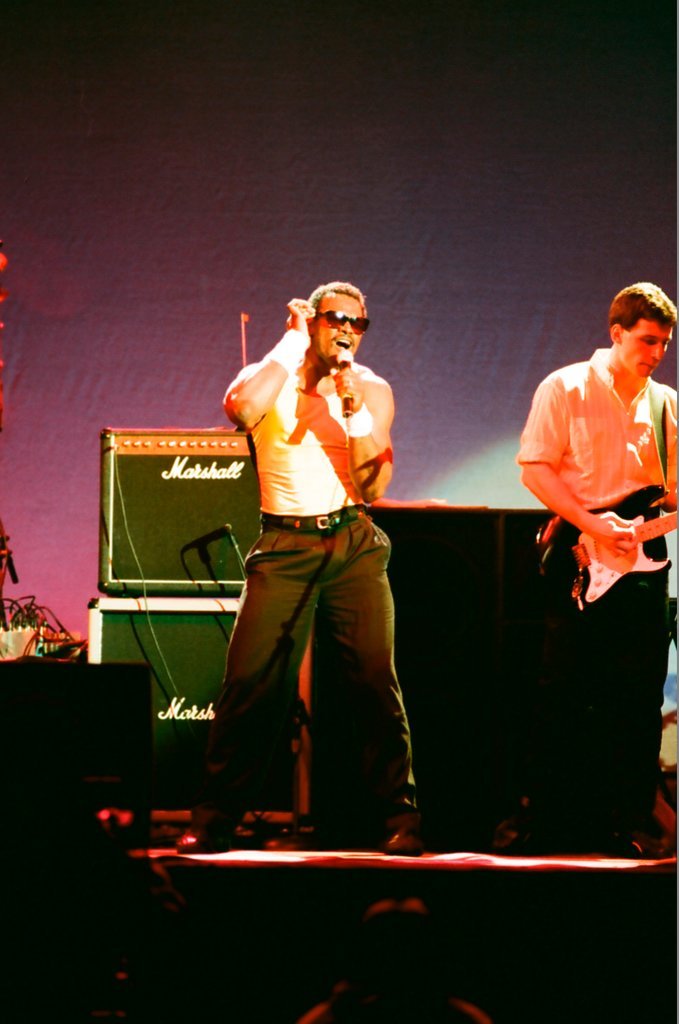 Walter Payton plays drums at UIC Pavilion - Barry Jarvinen for Chicago Sun-Times