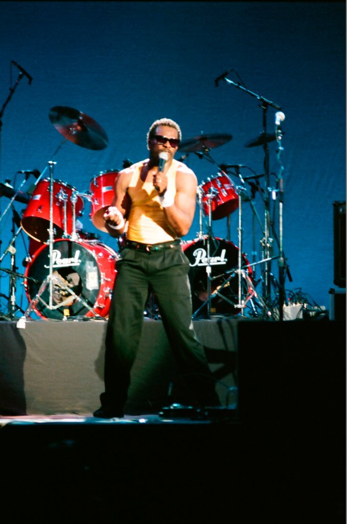 Walter Payton plays drums at UIC Pavilion - Barry Jarvinen for Chicago Sun-Times