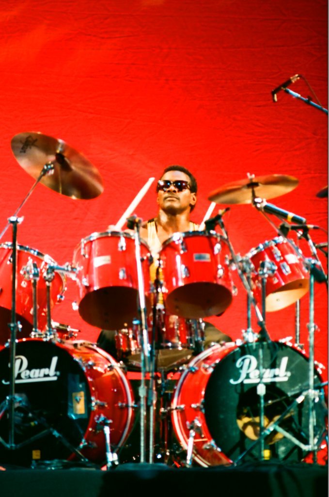 Walter Payton plays drums at UIC Pavilion - Barry Jarvinen for Chicago Sun-Times