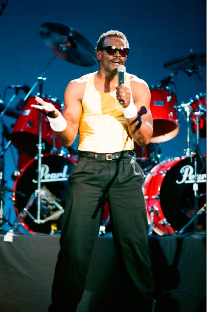 Walter Payton plays drums at UIC Pavilion - Barry Jarvinen for Chicago Sun-Times