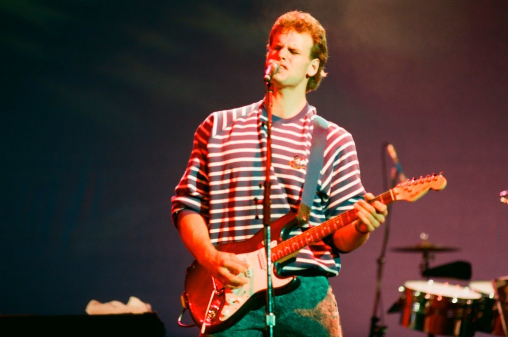 Walter Payton plays drums at UIC Pavilion - Barry Jarvinen for Chicago Sun-Times