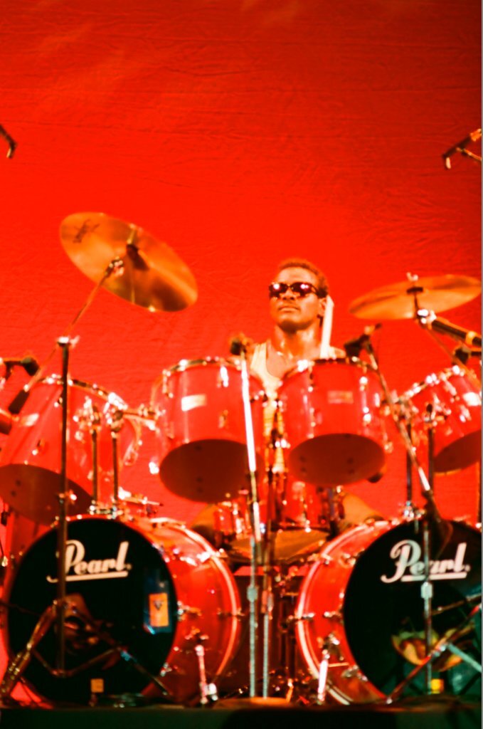 Walter Payton plays drums at UIC Pavilion - Barry Jarvinen for Chicago Sun-Times
