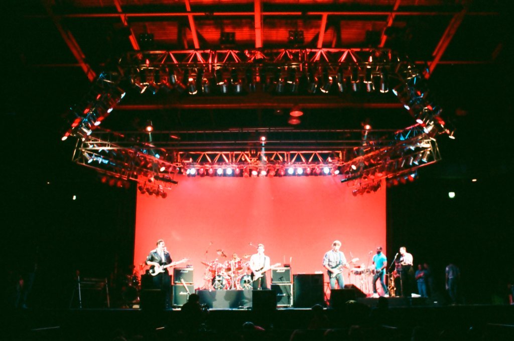 Walter Payton plays drums at UIC Pavilion - Barry Jarvinen for Chicago Sun-Times