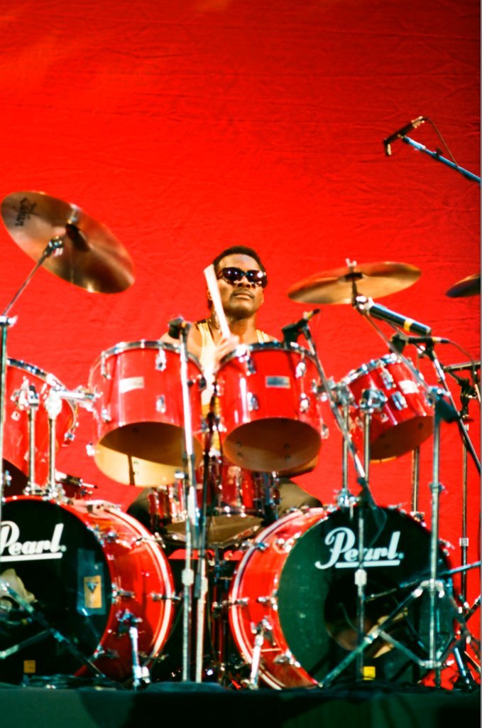 Walter Payton plays drums at UIC Pavilion - Barry Jarvinen for Chicago Sun-Times