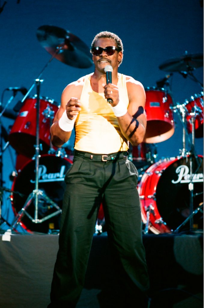 Walter Payton plays drums at UIC Pavilion - Barry Jarvinen for Chicago Sun-Times