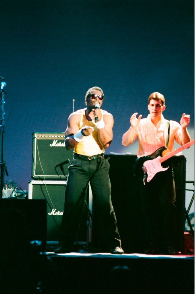 Walter Payton plays drums at UIC Pavilion - Barry Jarvinen for Chicago Sun-Times