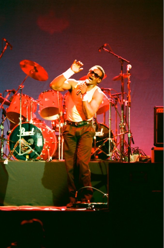 Walter Payton plays drums at UIC Pavilion - Barry Jarvinen for Chicago Sun-Times