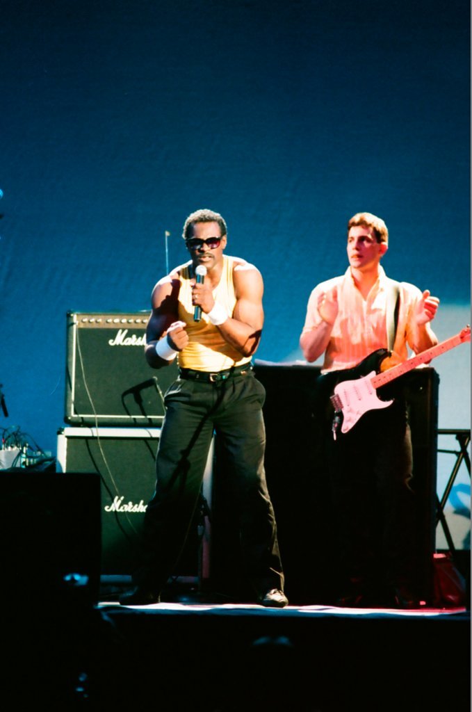 Walter Payton plays drums at UIC Pavilion - Barry Jarvinen for Chicago Sun-Times