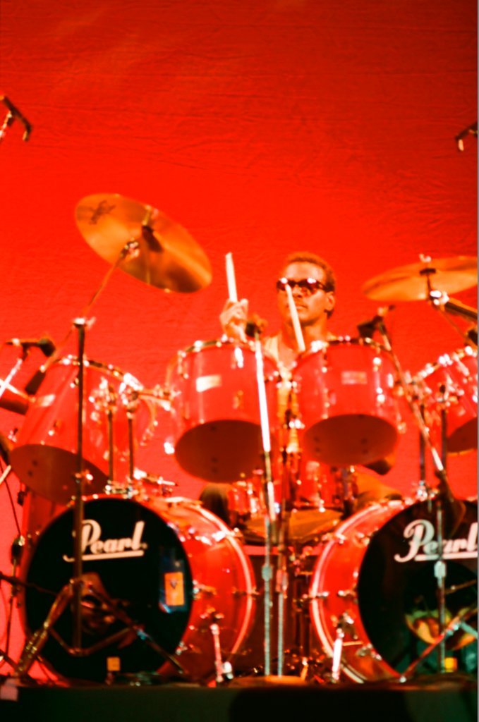 Walter Payton plays drums at UIC Pavilion - Barry Jarvinen for Chicago Sun-Times