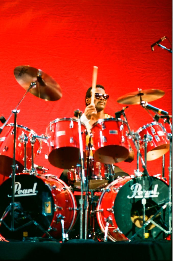 Walter Payton plays drums at UIC Pavilion - Barry Jarvinen for Chicago Sun-Times