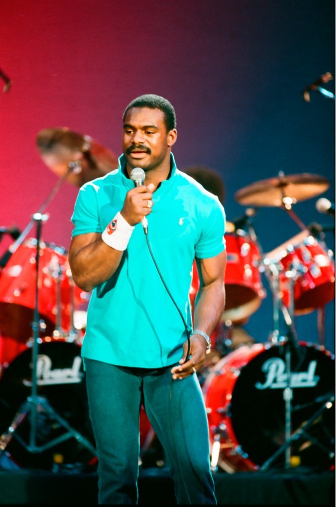 Walter Payton plays drums at UIC Pavilion - Barry Jarvinen for Chicago Sun-Times