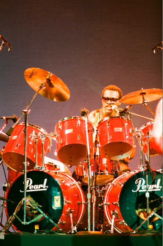 Walter Payton plays drums at UIC Pavilion - Barry Jarvinen for Chicago Sun-Times