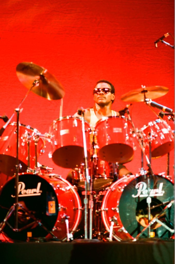 Walter Payton plays drums at UIC Pavilion - Barry Jarvinen for Chicago Sun-Times