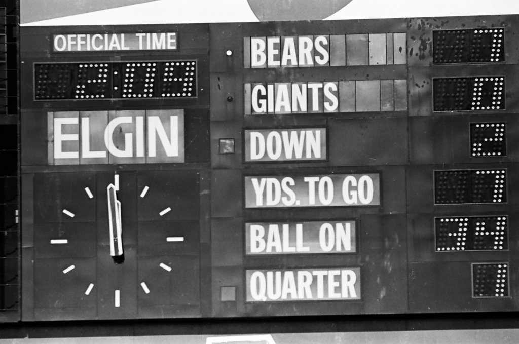 Chicago Bears vs. New York Giants - Al Podgorski for Chicago Sun-Times