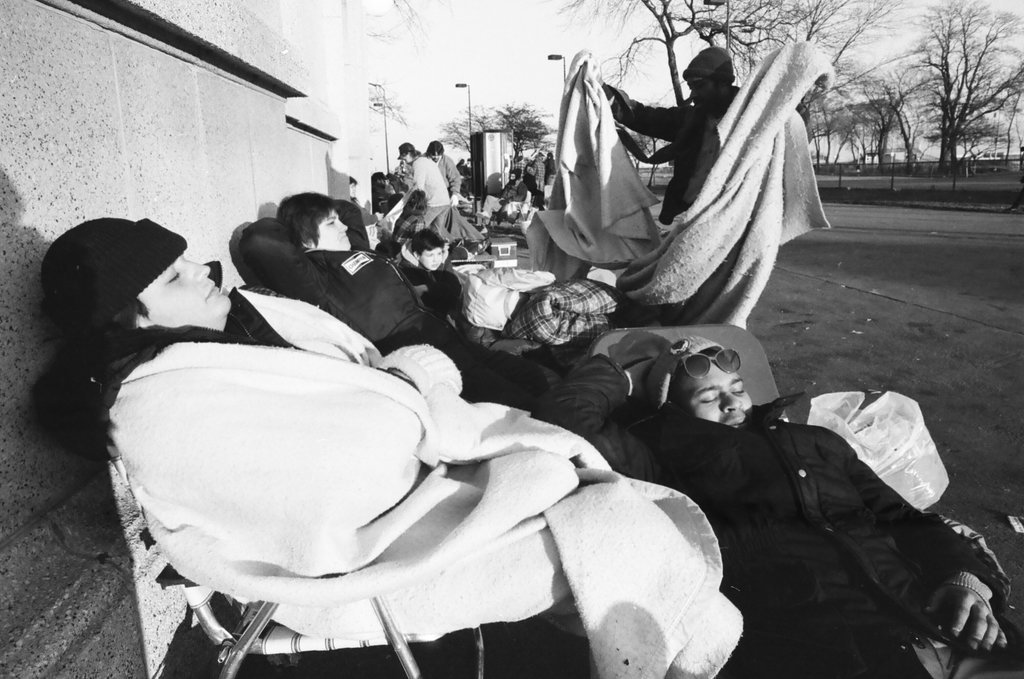 Chicago Bears fans line up for playoff tickets - Al Podgorski for Chicago Sun-Times