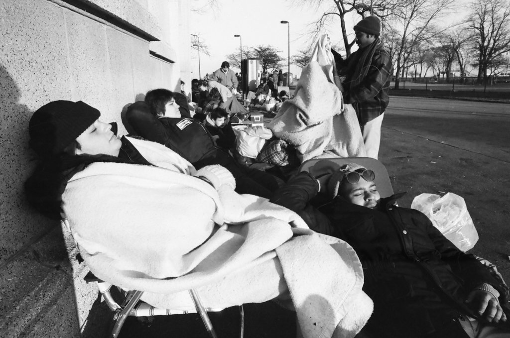 Chicago Bears fans line up for playoff tickets - Al Podgorski for Chicago Sun-Times