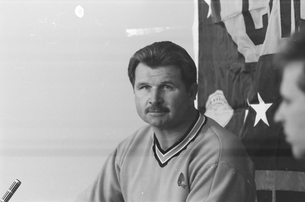 Mike Ditka holds press conference - Bob Ringham for Chicago Sun-Times