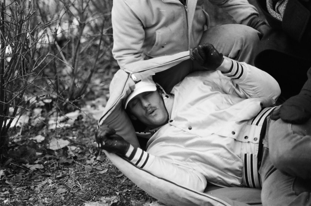 Chicago Bears fans line up for playoff tickets - Nancy Stuenkel for Chicago Sun-Times