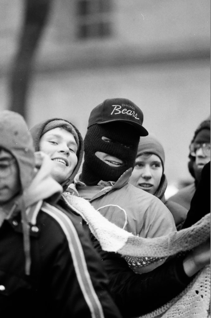 Chicago Bears fans line up for playoff tickets - Nancy Stuenkel for Chicago Sun-Times