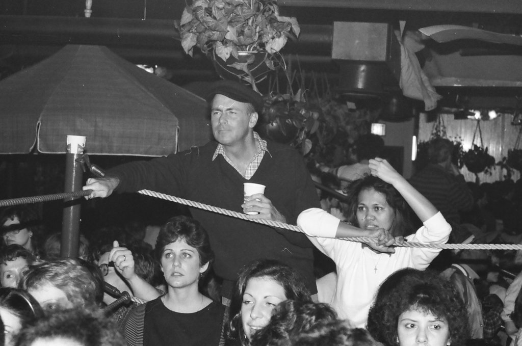 Bears fans at Ultimate Sports Bar - Don Bierman for Chicago Sun-Times
