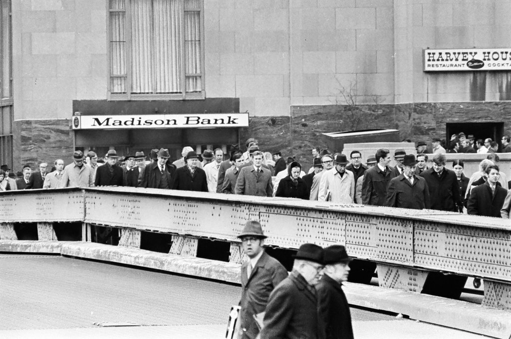 Commuters crossing Madison Street bridge - Charles Krejcsi for Chicago Sun-Times
