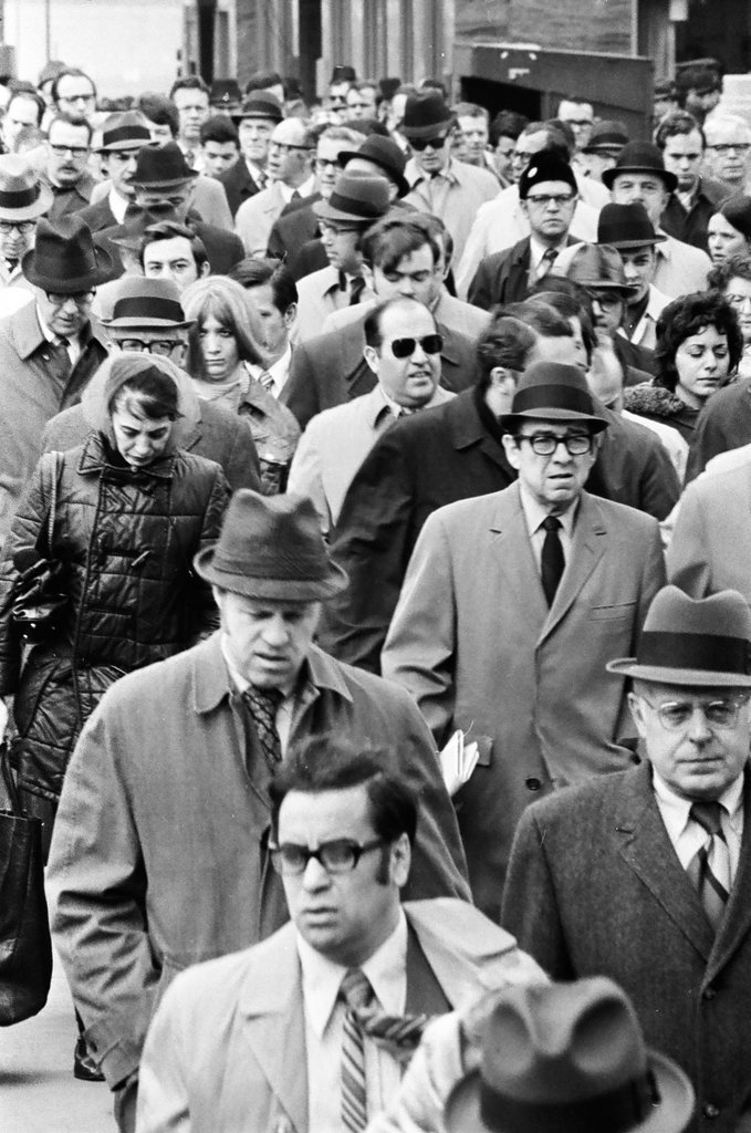 Commuters crossing Madison Street bridge - Charles Krejcsi for Chicago Sun-Times