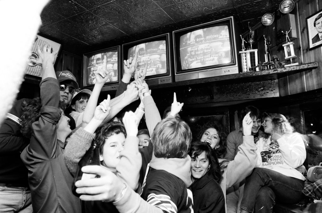 Bears fans celebrate Super Bowl win - Al Podgorski for Chicago Sun-Times