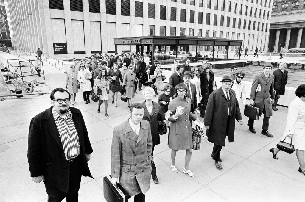 Commuters exit Union Station during rush hour - William (Bill) Deluga for Chicago Sun-Times