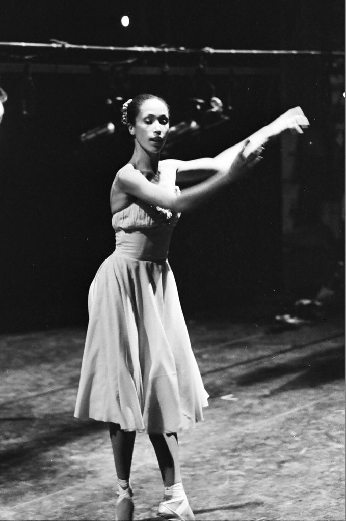 Harlem Dance Group ballet rehearsal - John Tweedle for Chicago Sun-Times