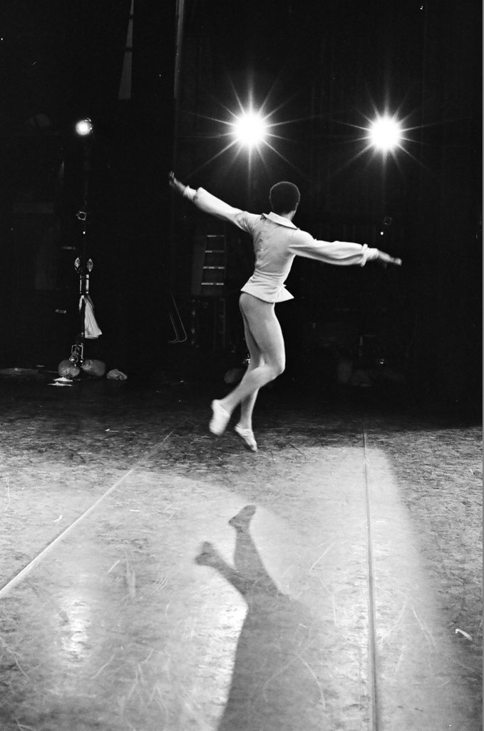 Harlem Dance Group ballet rehearsal - John Tweedle for Chicago Sun-Times