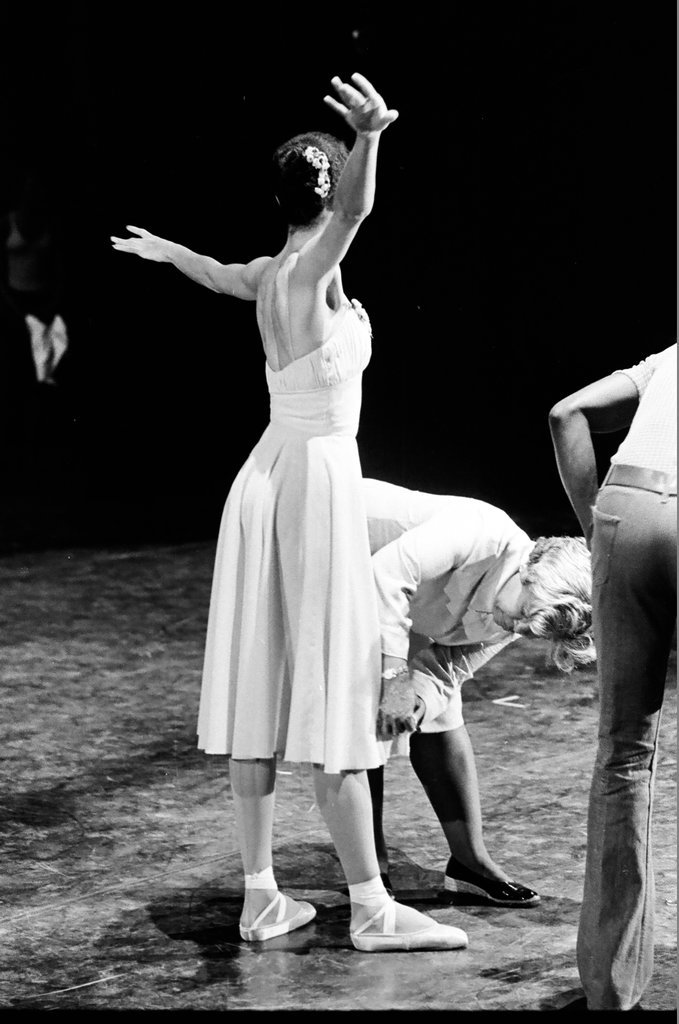 Harlem Dance Group ballet rehearsal - John Tweedle for Chicago Sun-Times