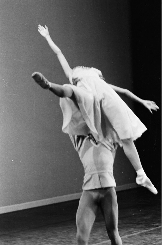 Harlem Dance Group ballet rehearsal - John Tweedle for Chicago Sun-Times