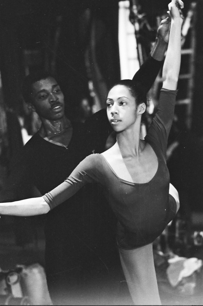 Harlem Dance Group ballet rehearsal - John Tweedle for Chicago Sun-Times
