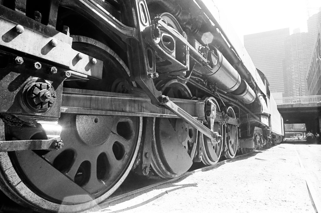 Freedom Train on its way to Navy Pier - Perry C. Riddle for Chicago Sun-Times