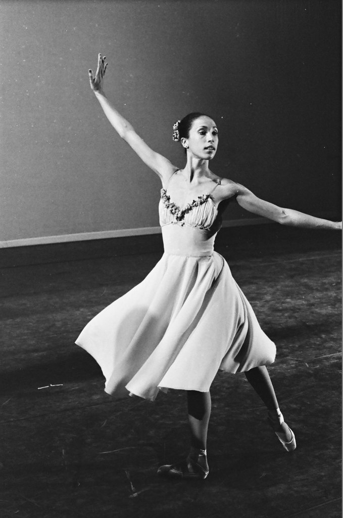 Harlem Dance Group ballet rehearsal - John Tweedle for Chicago Sun-Times