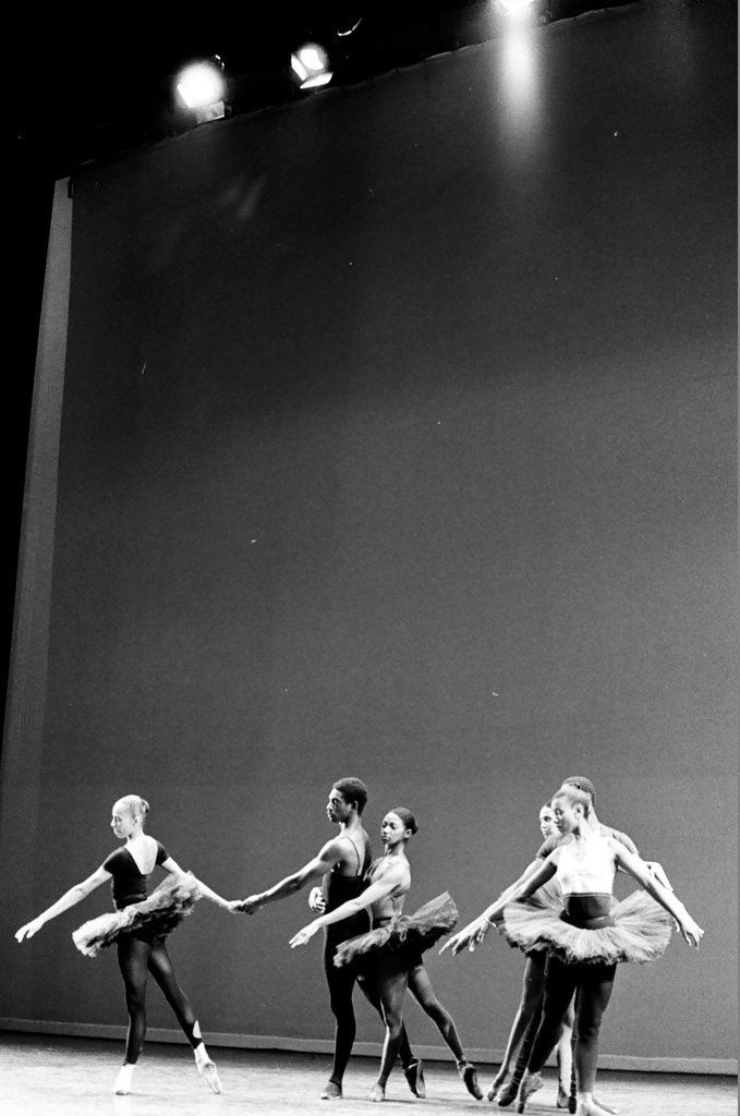 Harlem Dance Group ballet rehearsal - John Tweedle for Chicago Sun-Times