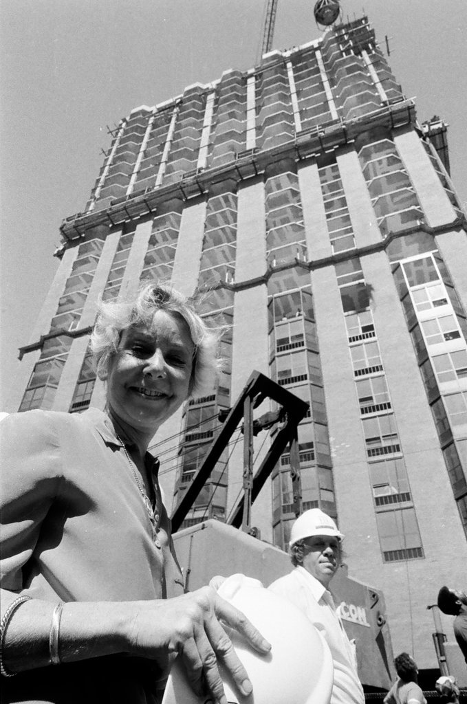 Dearborn Park topping off ceremony - Jerry Tomaselli for Chicago Sun-Times