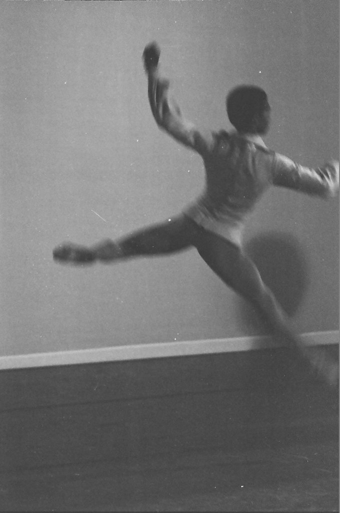 Harlem Dance Group ballet rehearsal - John Tweedle for Chicago Sun-Times