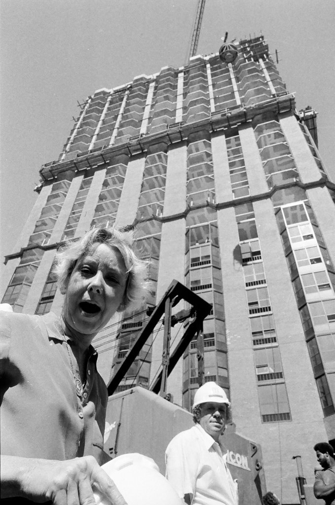 Dearborn Park topping off ceremony - Jerry Tomaselli for Chicago Sun-Times