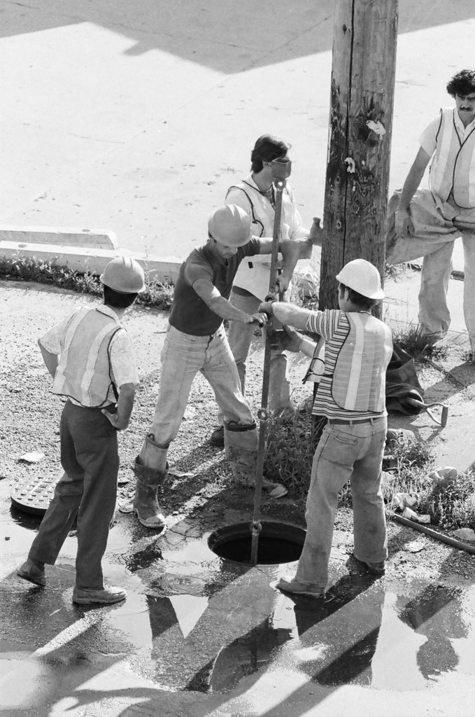 Gas leak repair - James DuPree for Chicago Sun-Times