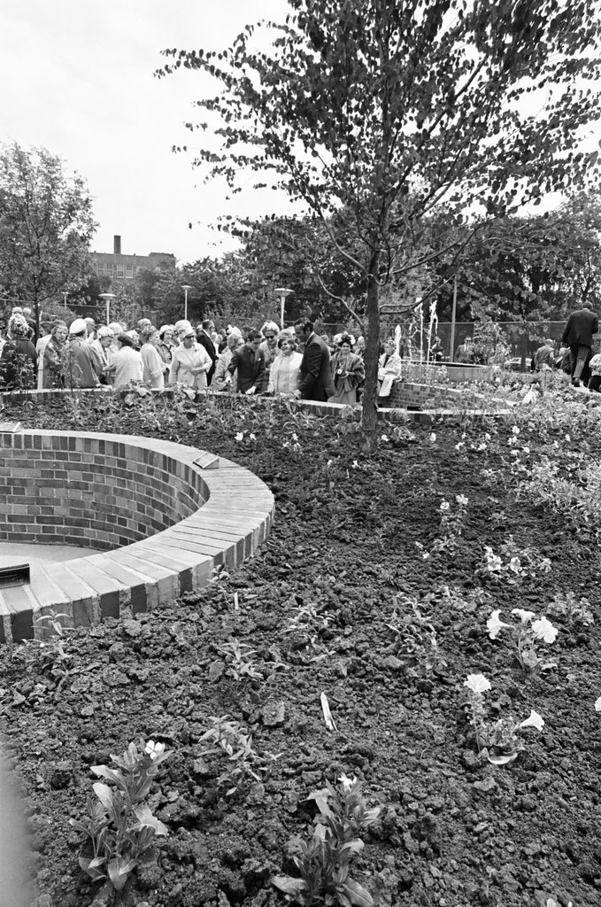 Dedication ceremony of Garfield Park Garden for the Blind - John H. White for Chicago Sun-Times